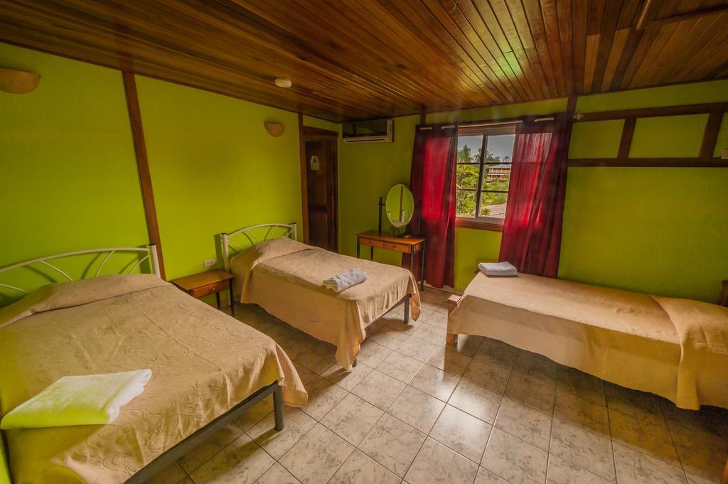 Hotel Posada Los Delfines Bocas del Toro Exterior foto