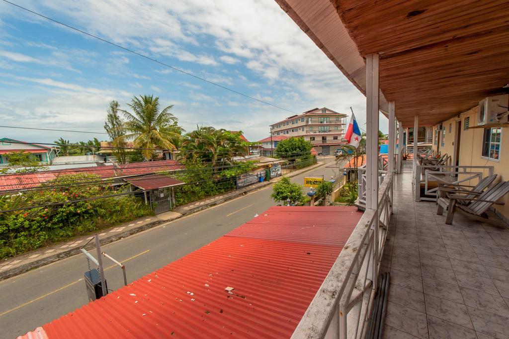 Hotel Posada Los Delfines Bocas del Toro Exterior foto